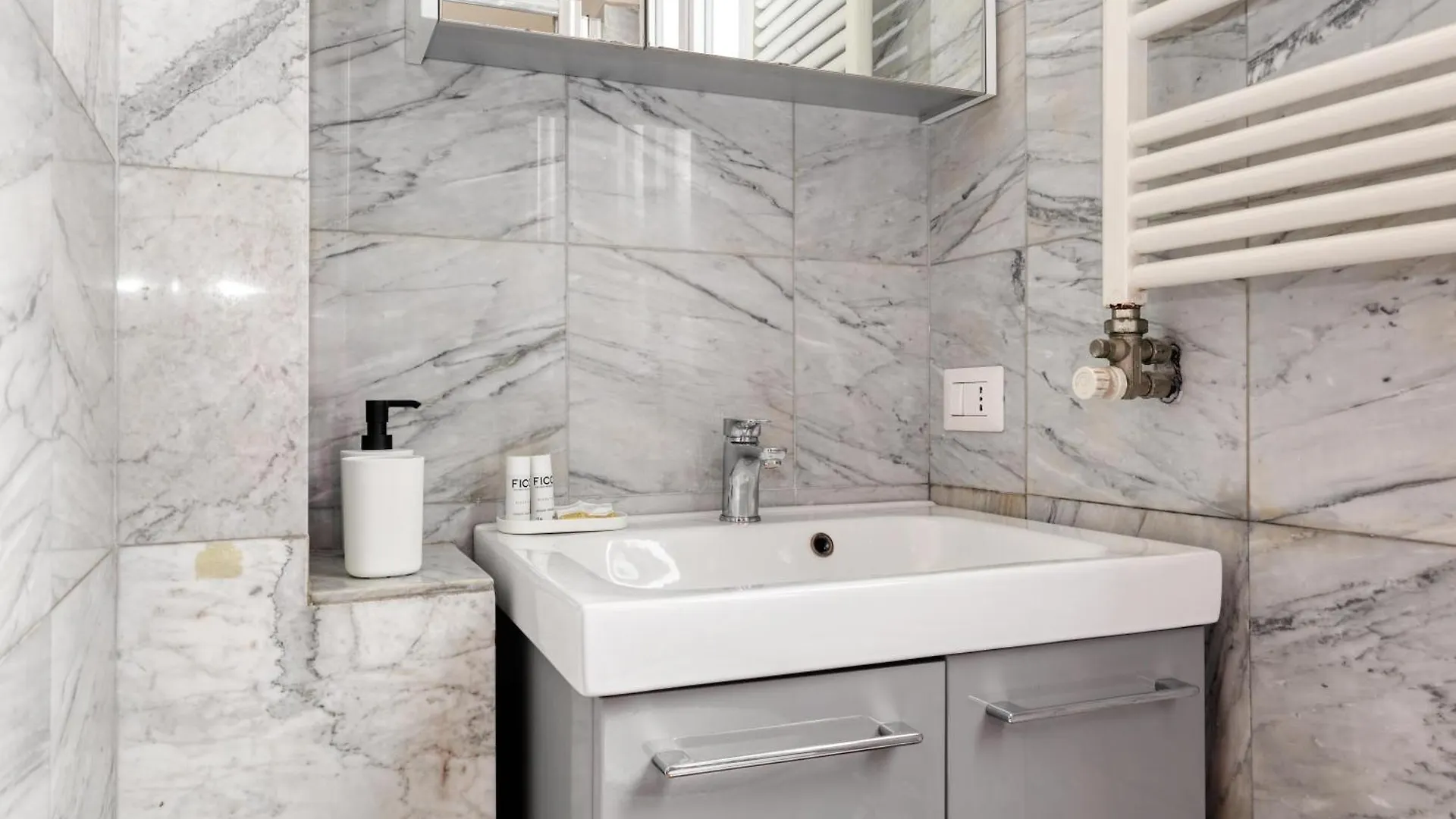 Appartamento Joivy Welcoming 1Br Flat In Porta Garibaldi Milano Italia